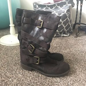 Worn brown boots size 8